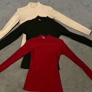 3 size medium under armour cold gear turtlenecks